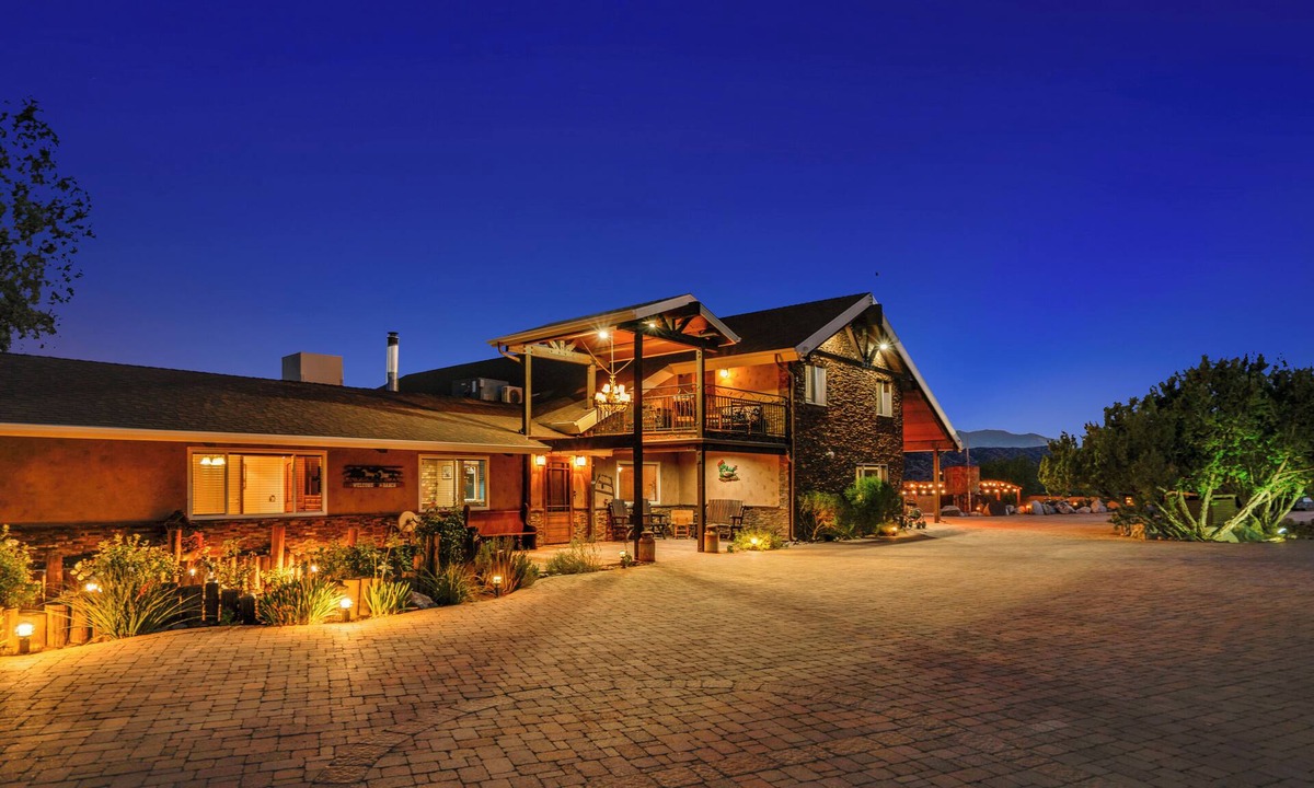 Morongo Valley House | Peaceful paradise awaits- Plenty of space for family, friends, or a retreat!