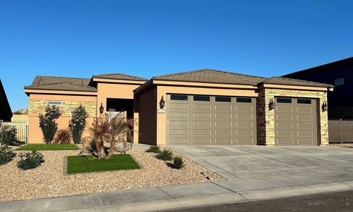 Bullhead City House | Peaceful Retreat Home w/Hot Tub & Backyard Oasis