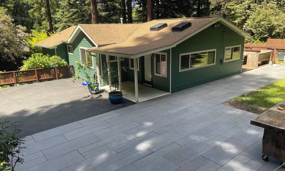 Mount Hermon Cabin | Perfect 2-bedroom cabin in Felton for a relaxing getaway. Hot tub + pet welcome