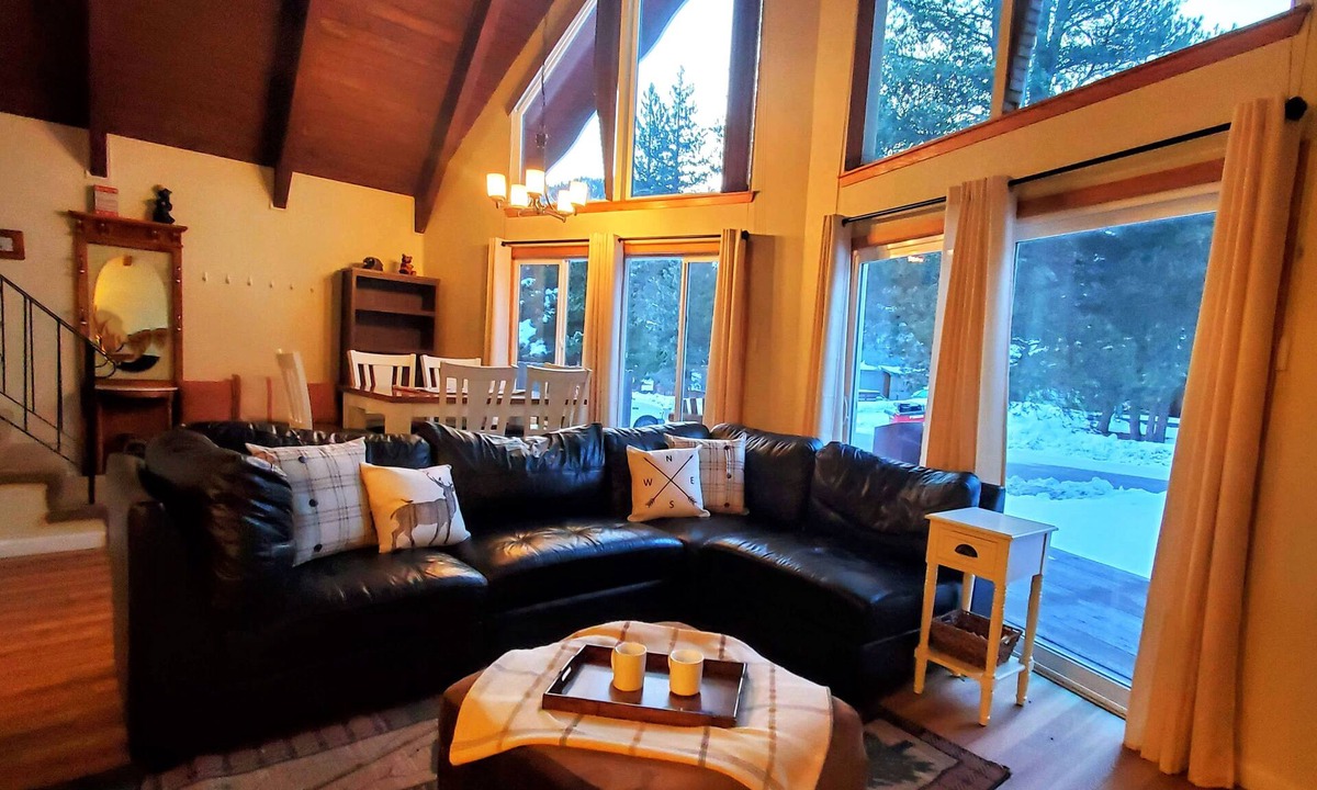 Pioneer Village House | Pet-Friendly 3BR Home Near Heavenly & Lake. Available fall or Winter ski lease