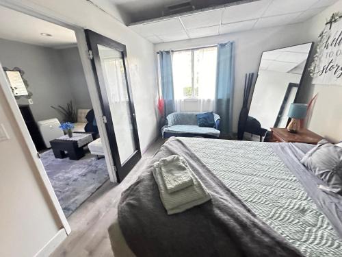 Northridge House | Pet Friendly Private Guest Suite in Northridge