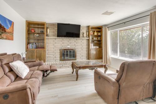 Ridgecrest House | Pet-Friendly Ridgecrest Home Near OHV Trails!