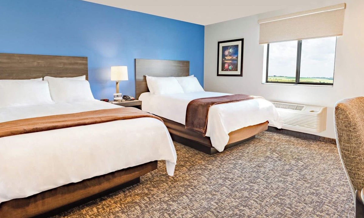 Carson City Hotel | Pet-Friendly Room w/Kitchen Facilities Near Nevada State Museum