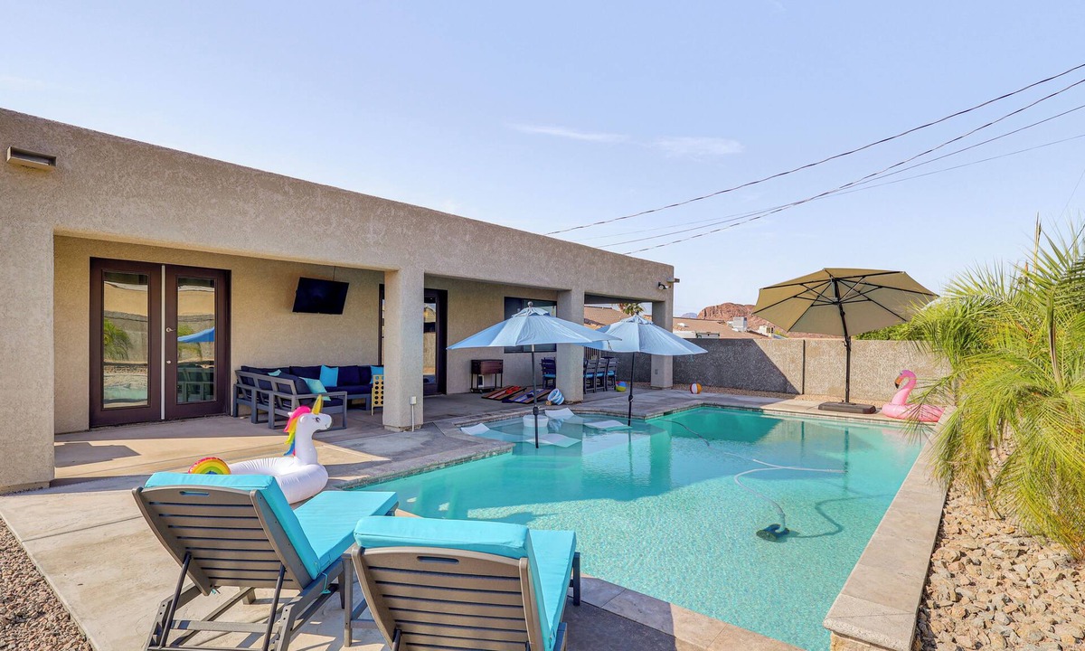Lake Havasu City House | Pet-Friendly LHC Home w/Temp-Controlled Pool!