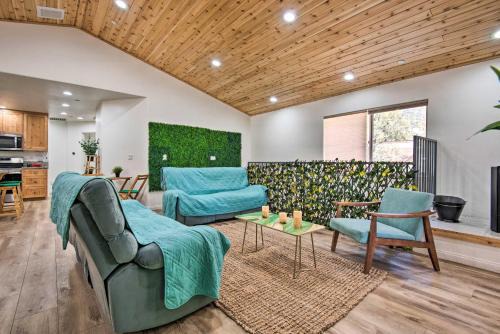 Pine Mountain Club Villa | Pine Mountain Club Villa w/Sauna, Deck + Views!