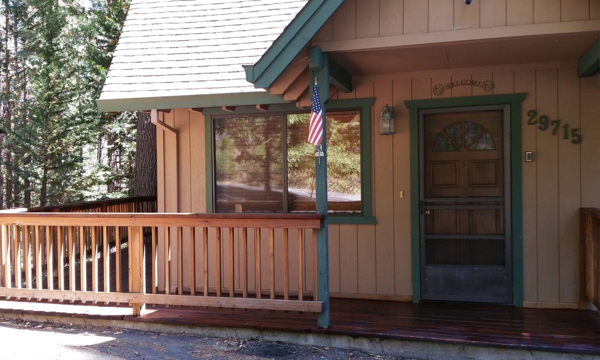 Cold Springs Cabin | Pinecrestarearentals #8 Comfy Cabin 3rd night free. Just Book 2nights.