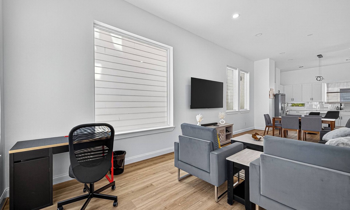 Riverside Terrace House | Play, work, relax, repeat: a sleek 3Bd/3.5Ba retreat near Houston’s top hubs.”