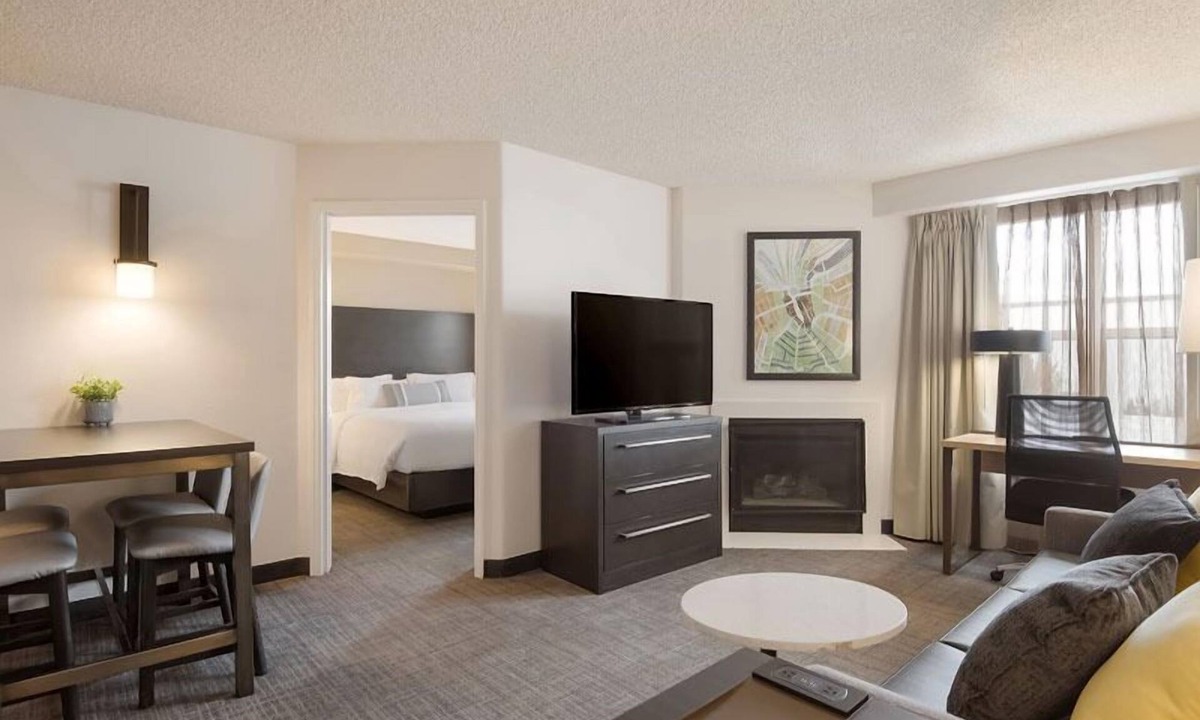 Reno/Tahoe Airport Hotel | Pleasant Stay, Convenient Location! 2 Relaxing Units, Pets Allowed, Kitchen!