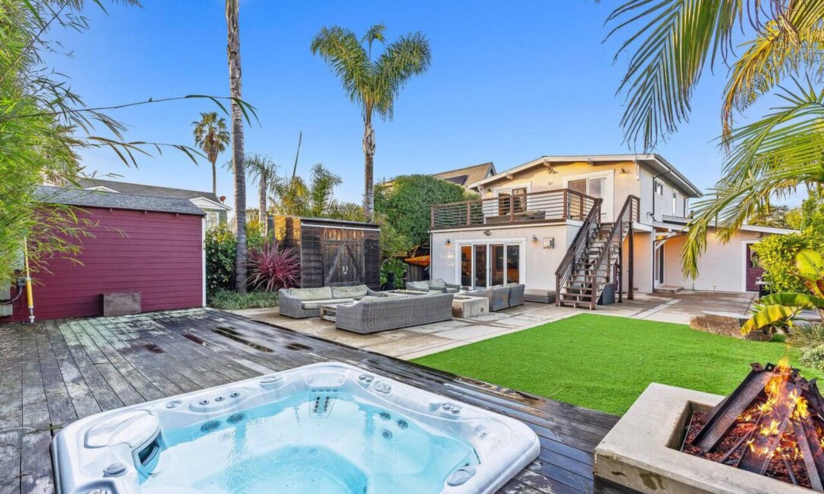 Opal Cliffs House | Pleasure Point Surf Retreat