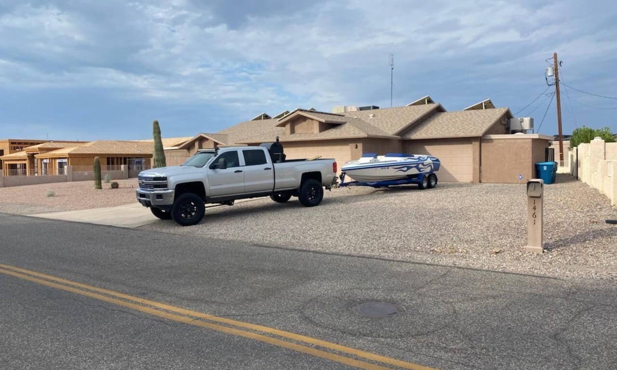 Lake Havasu City House | Plenty of Room to park your toys, 1/2 mile from Windsor Launch Ramp w/lake view.