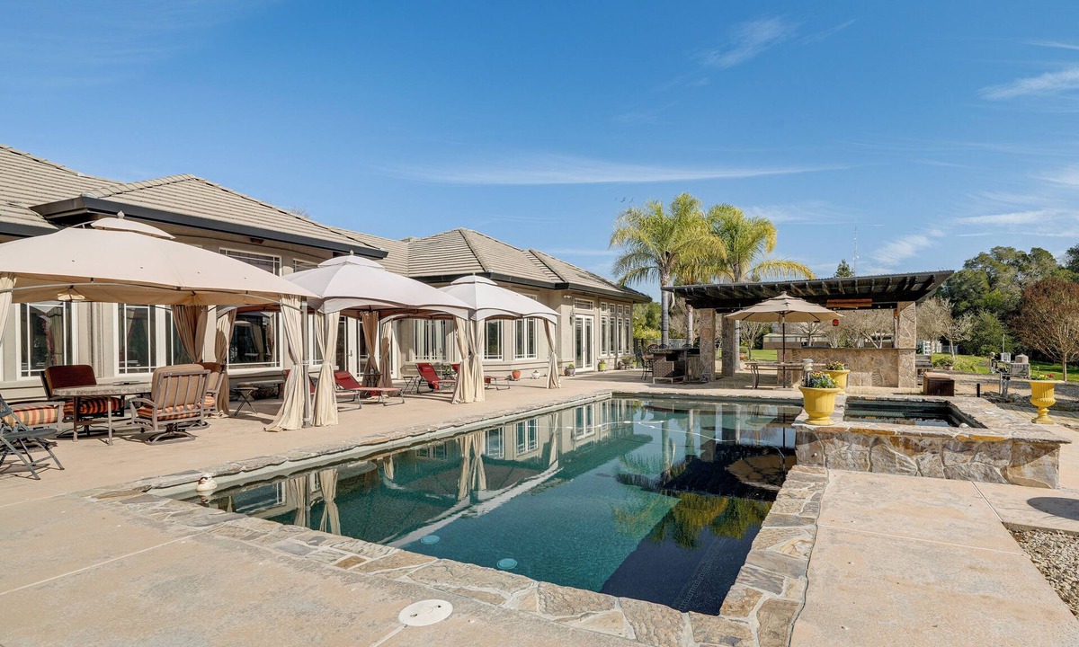 Gilroy House | Pool, Peacocks & Views! Lavish Retreat in Gilroy