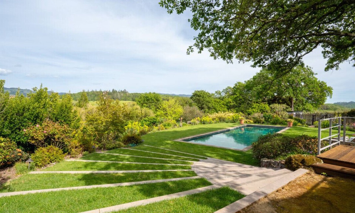 Kenwood House | Pool & Spa | Family-Friendly | Kenwood | Chef`s Kitchen | Sleeps 8