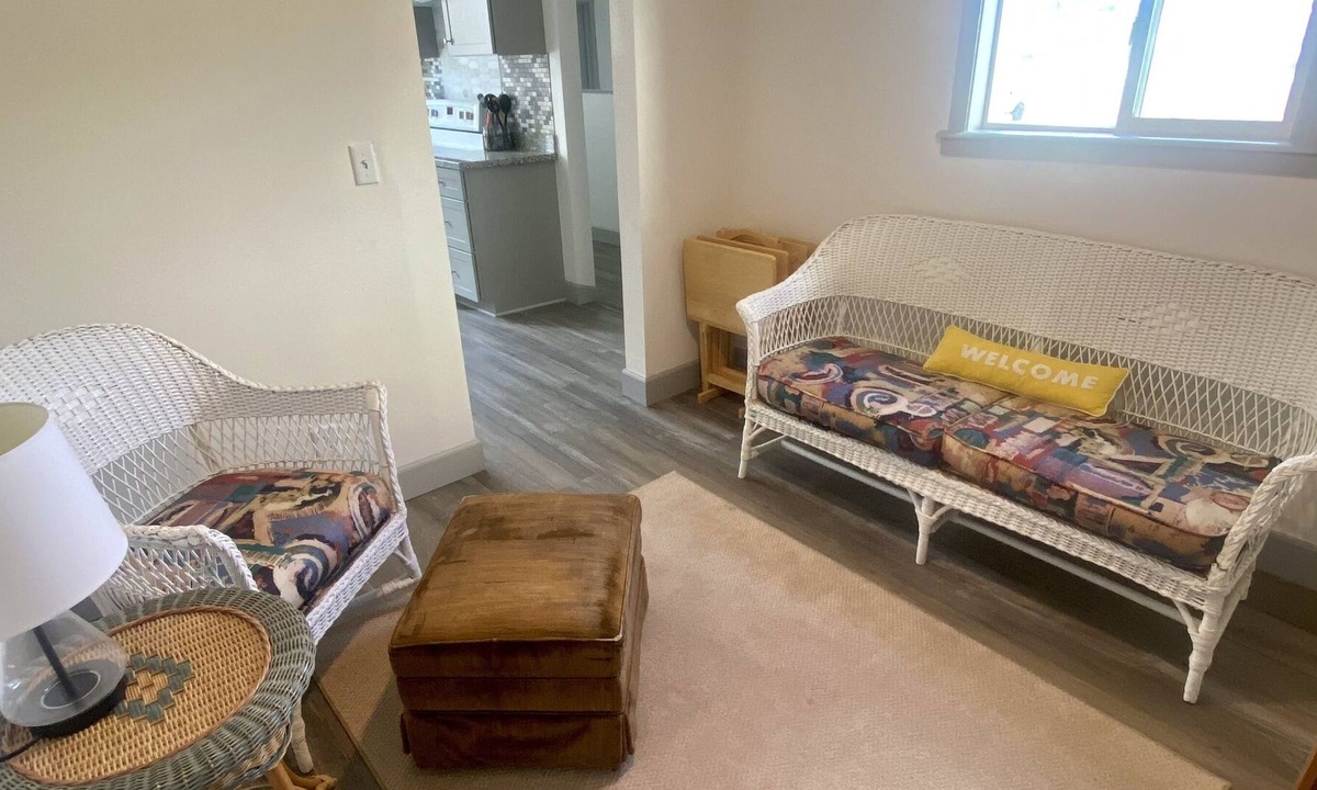 Winnemucca House | Poppy’s Place - walking distance to everything