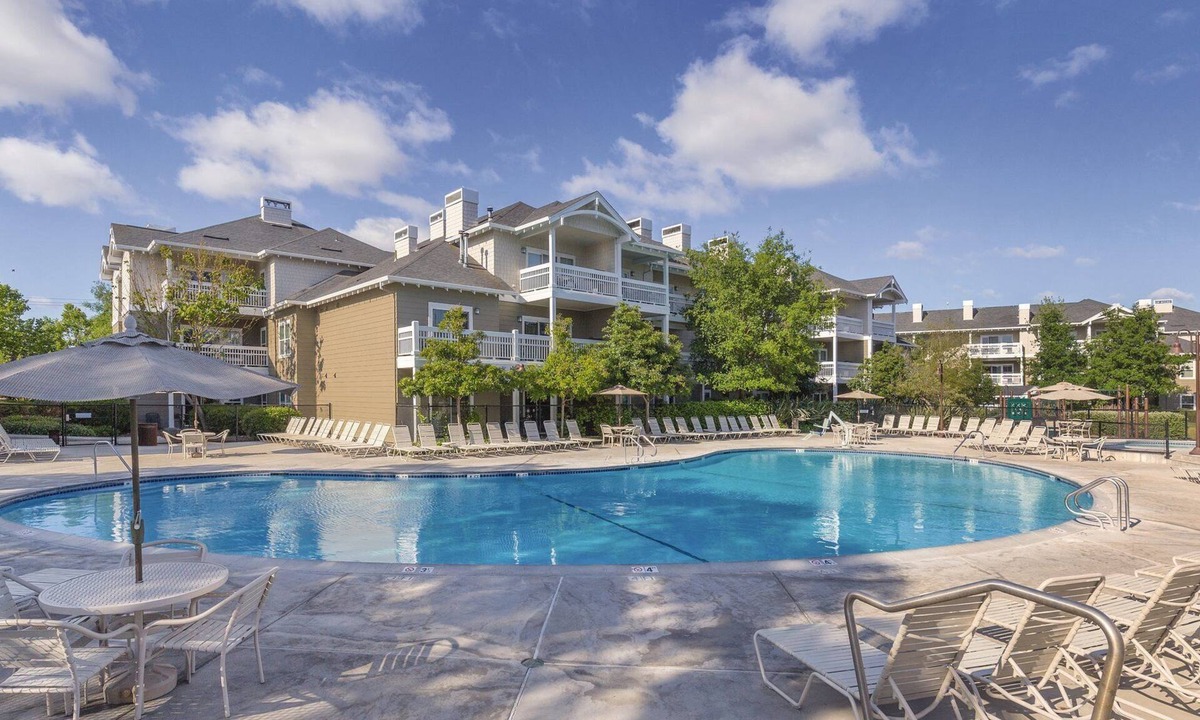 Windsor Resort | Postcard-perfect setting!