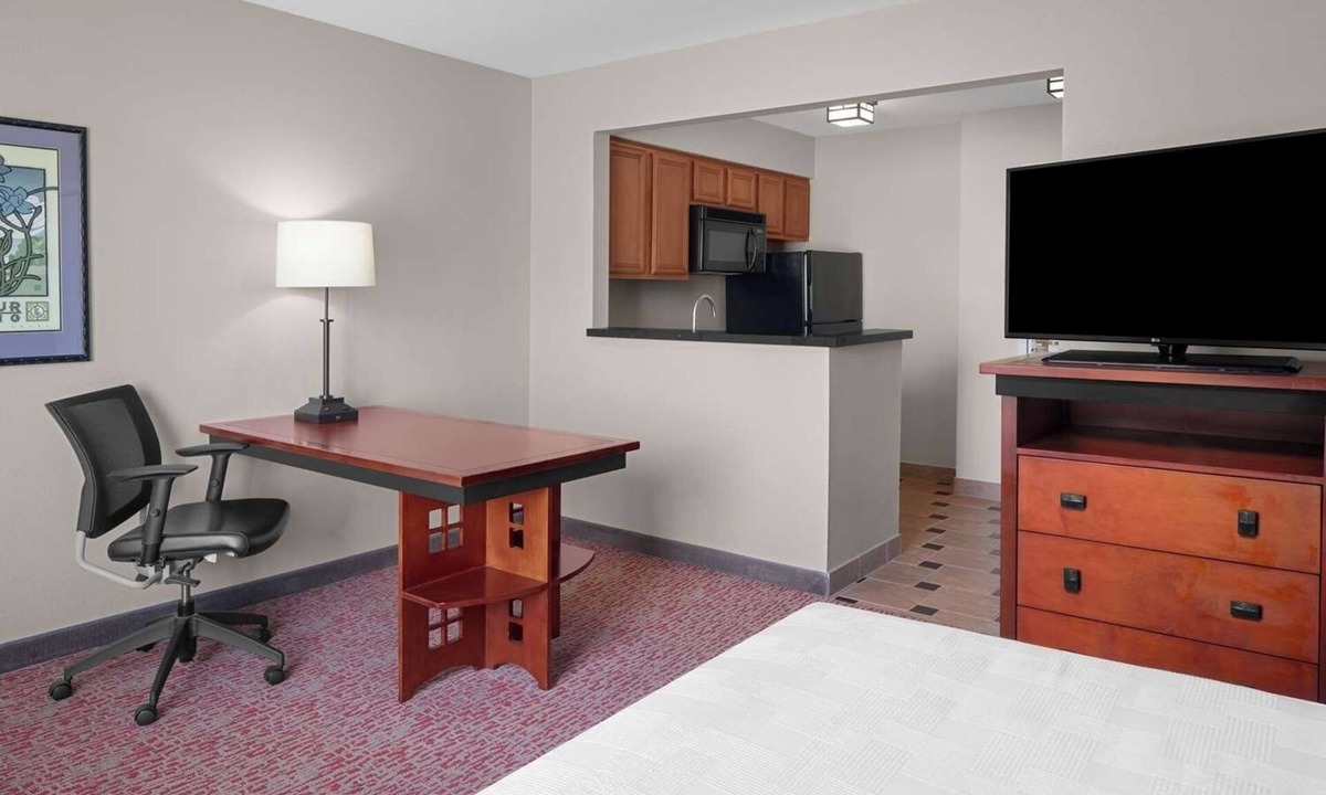 Downtown Hotel | Prime Location! Room with Full Kitchen! | Pets Are Welcome!