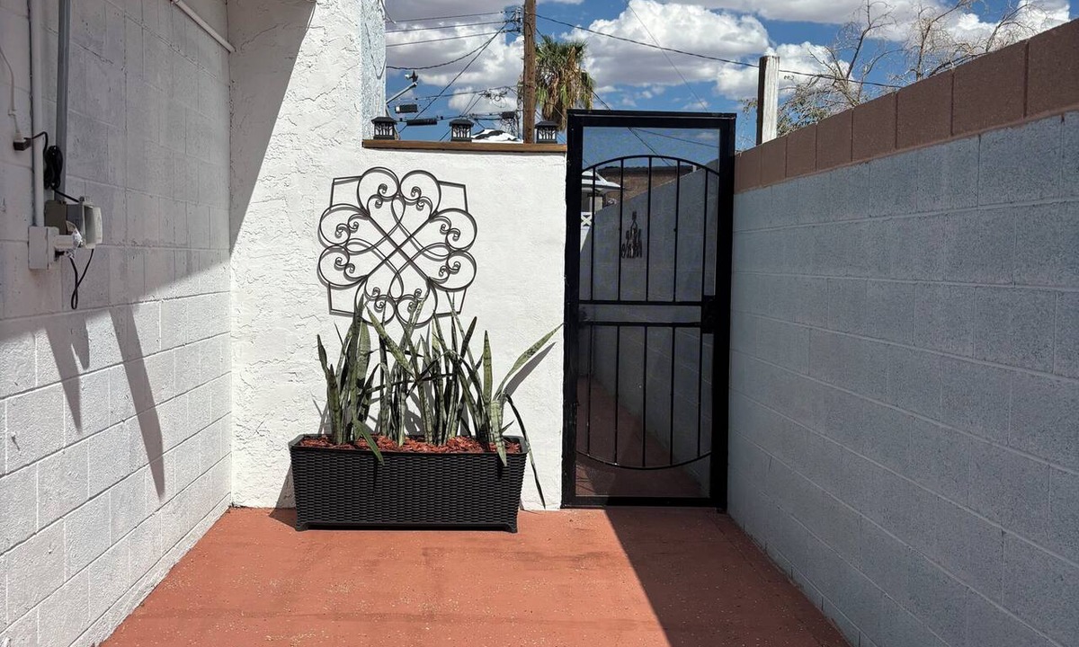 Winchester Apartment | Private Efficiency Studio in Las Vegas with a Separate Entrance