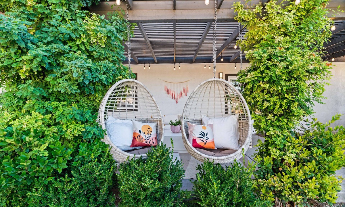 Chinatown House | Private Garden Estate - 2 King Suites- Home Office - Pet Haven - 10 Min Strip