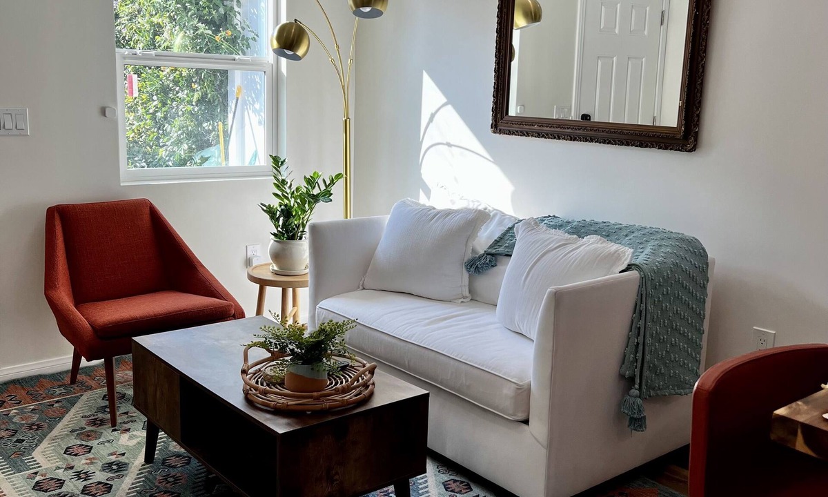 El Miradero Cottage | Private Garden Retreat Pool, Spa & Free Parking