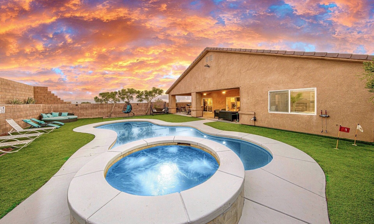 Desert Hot Springs House | Private House with Pool and Spa