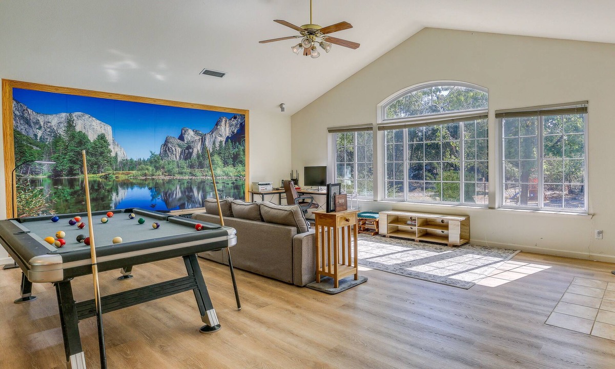 Mariposa Cottage | Private Lake, Hot Tub & EV Charger: Mariposa Home!
