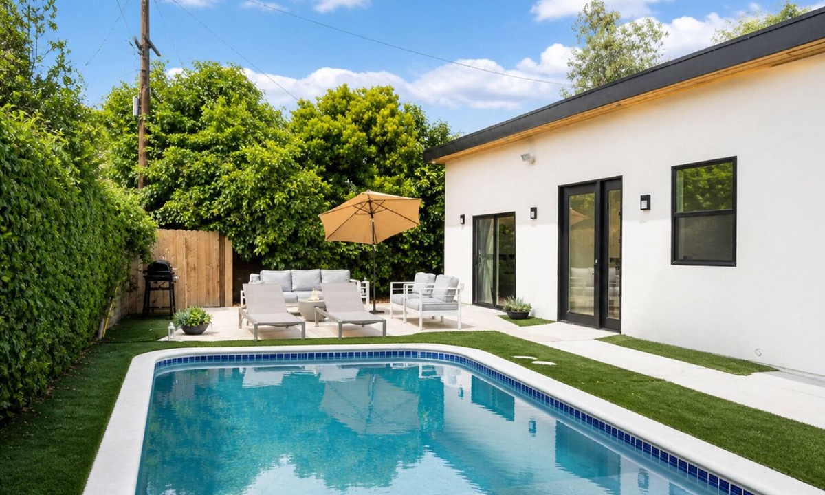 Burbank House | Private Pool Oasis Bright 3BR Getaway