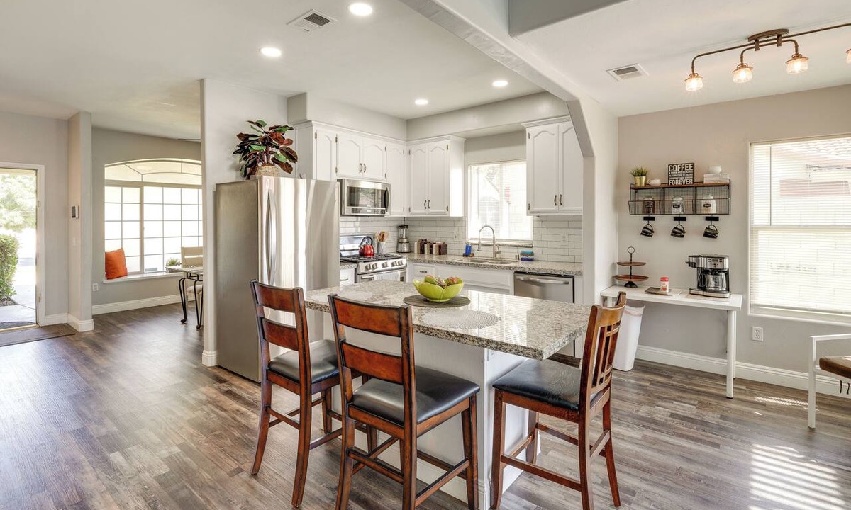 Pumpkin Center Cottage | Private Pool & Patio: Pet-friendly Bakersfield Gem