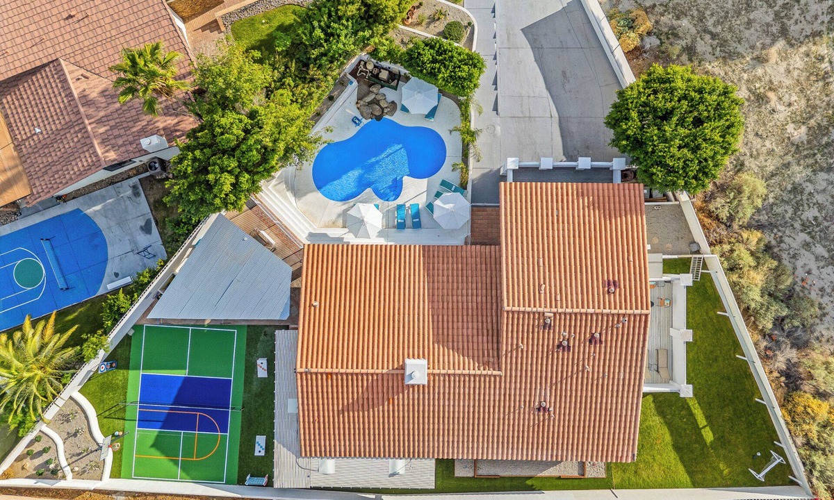 Bermuda Dunes House | Private pool,Pickleball+Basketball,Gameroom, bocce+horseshoe+grassy yard 4 games
