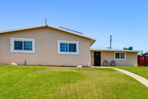 Bakersfield Apartment | Private Pool & Yard! Family Getaway in Bakersfield