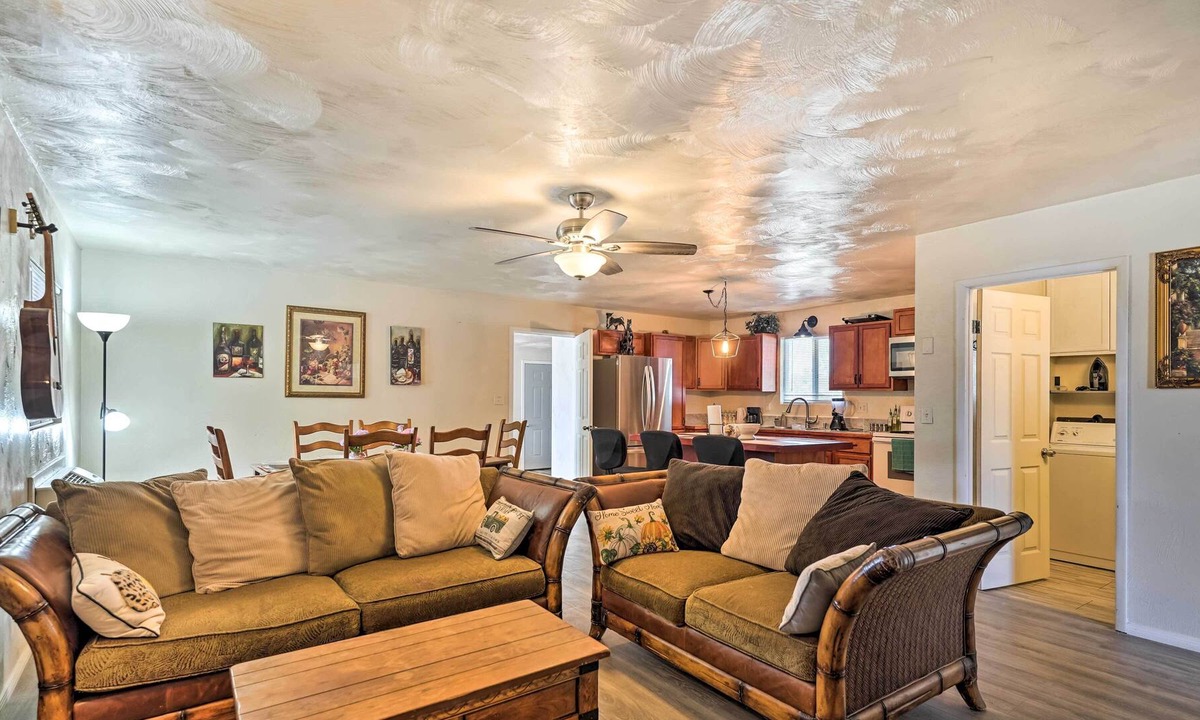 Pahrump Cabin | Quaint Pahrump Ranch: 6-Horse Barn & Fire Pit