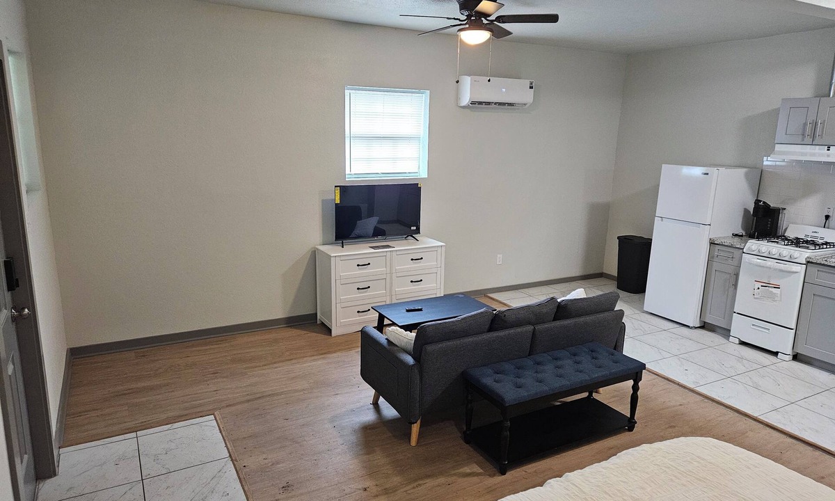 Sweeny Apartment | Quaint studio in Sweeny for a cozy getaway