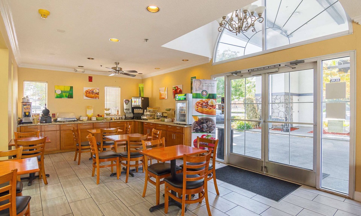 Raisin Hotel | Quality Inn Fresno Yosemite Airport