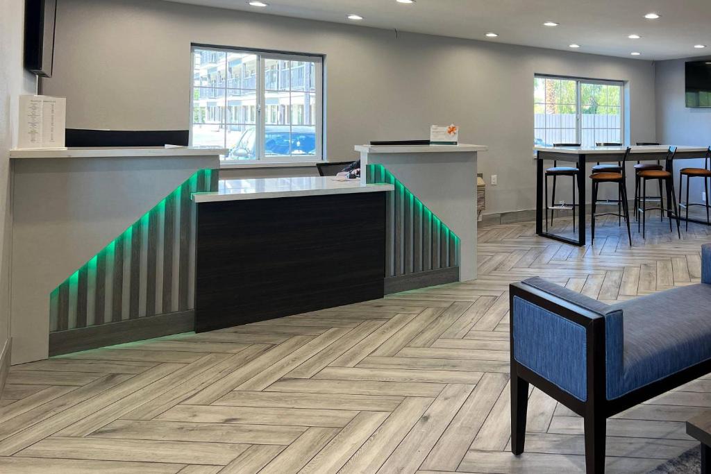 Tracy Hotel | Quality Inn Tracy I-205