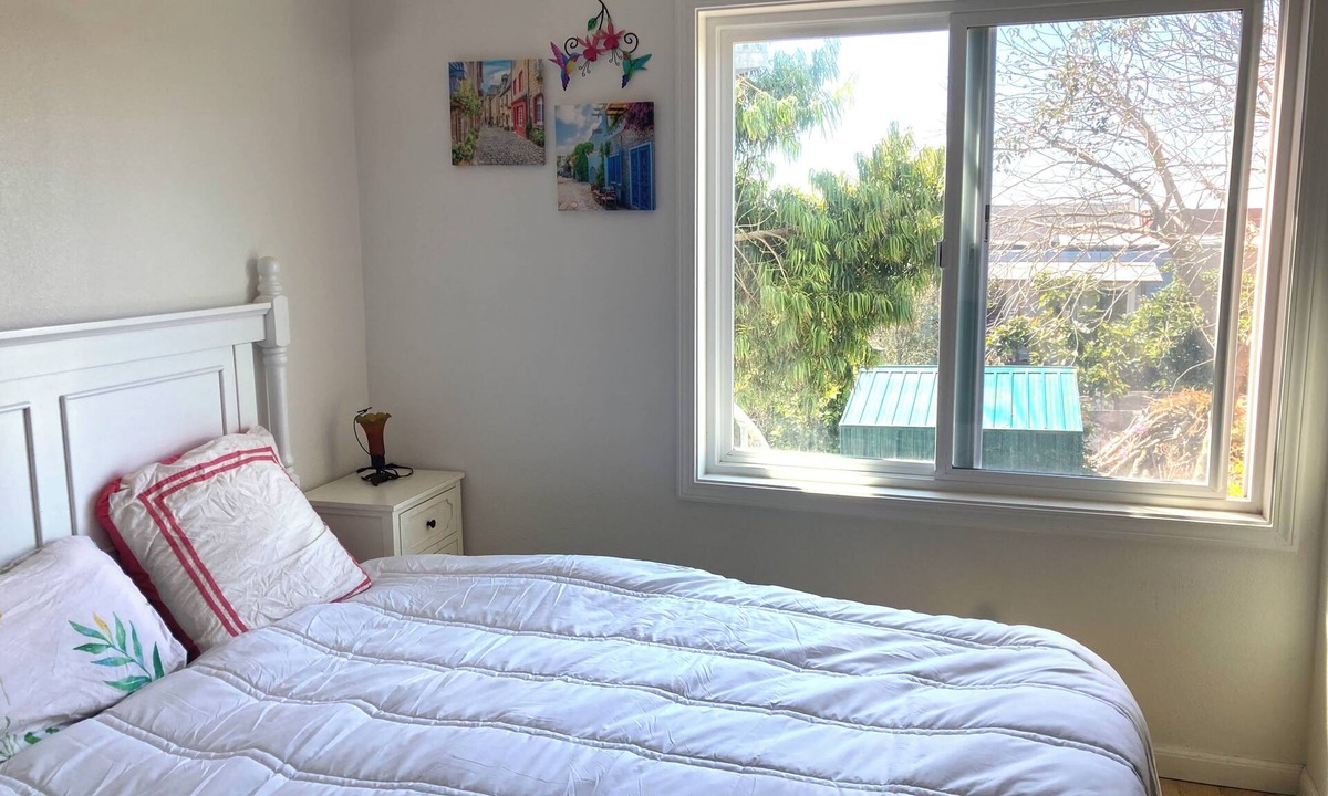 Outer Sunset Apartment | Quiet 1-bedroom in-law facing yard and ocean in San Francisco