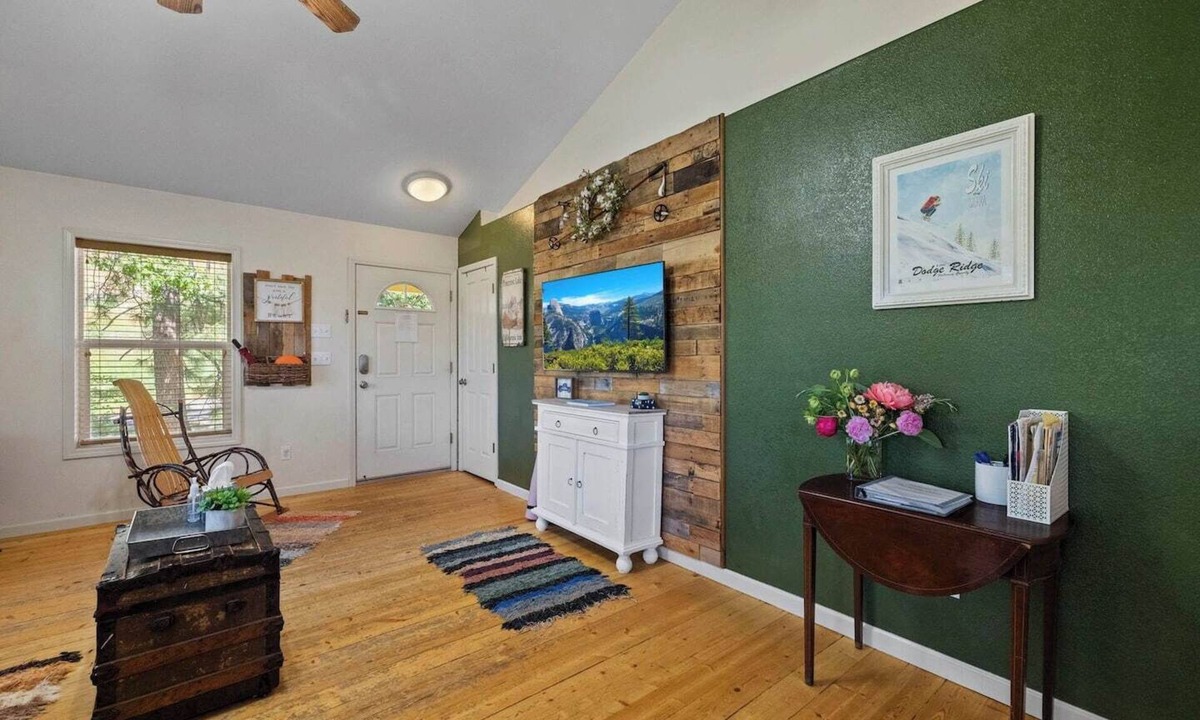 Tuolumne Cabin | Quiet 2-Bedroom Forest Cabin Near Yosemite | Private Retreat Upgrades