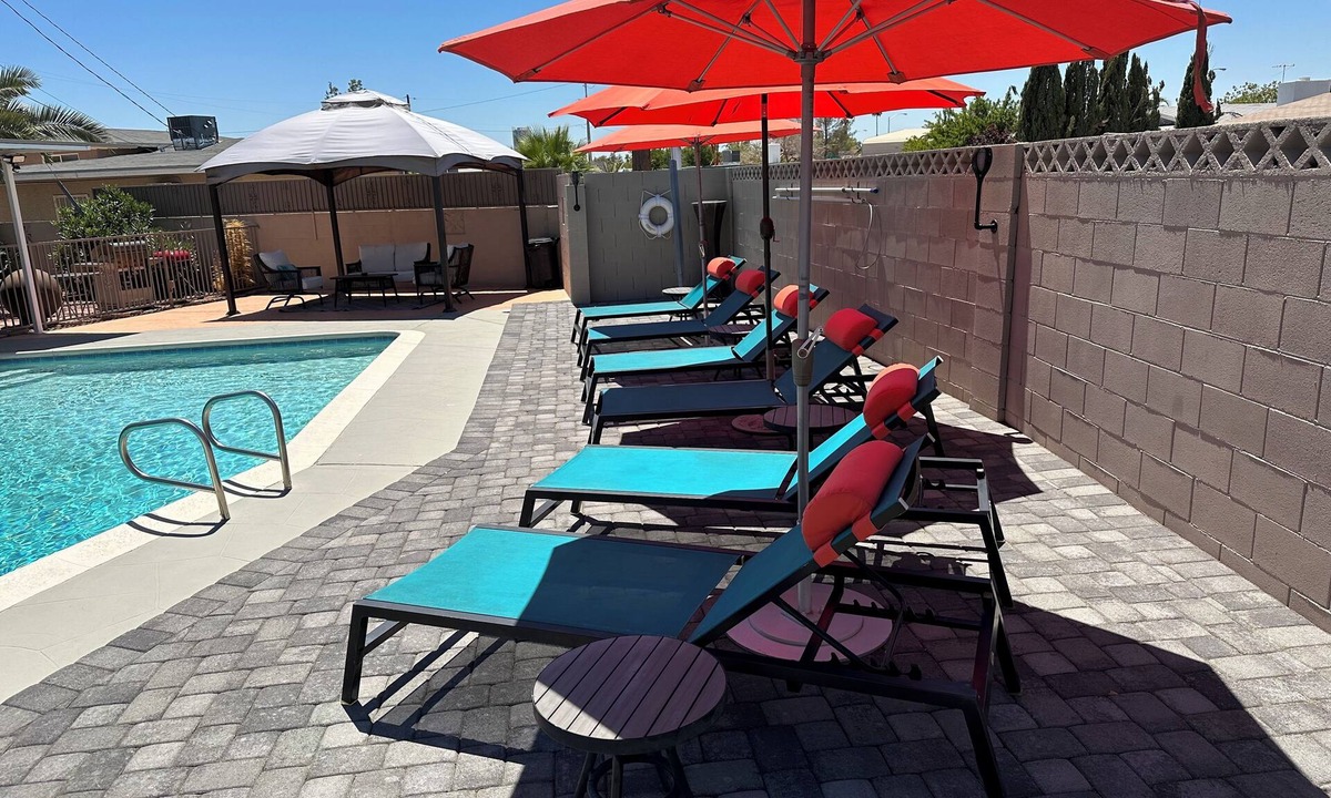 Las Vegas House | Quiet single floor house nearby Las Vegas Blvd W private pool optional heated.