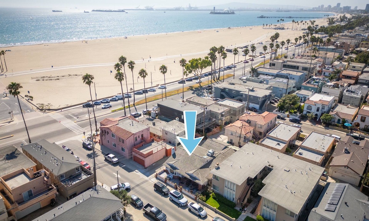 Belmont Shore House | Rare beach find-Steps from Sand, 2 car gar, 3/2+loft, Ocean Views, Hot Tub, AC