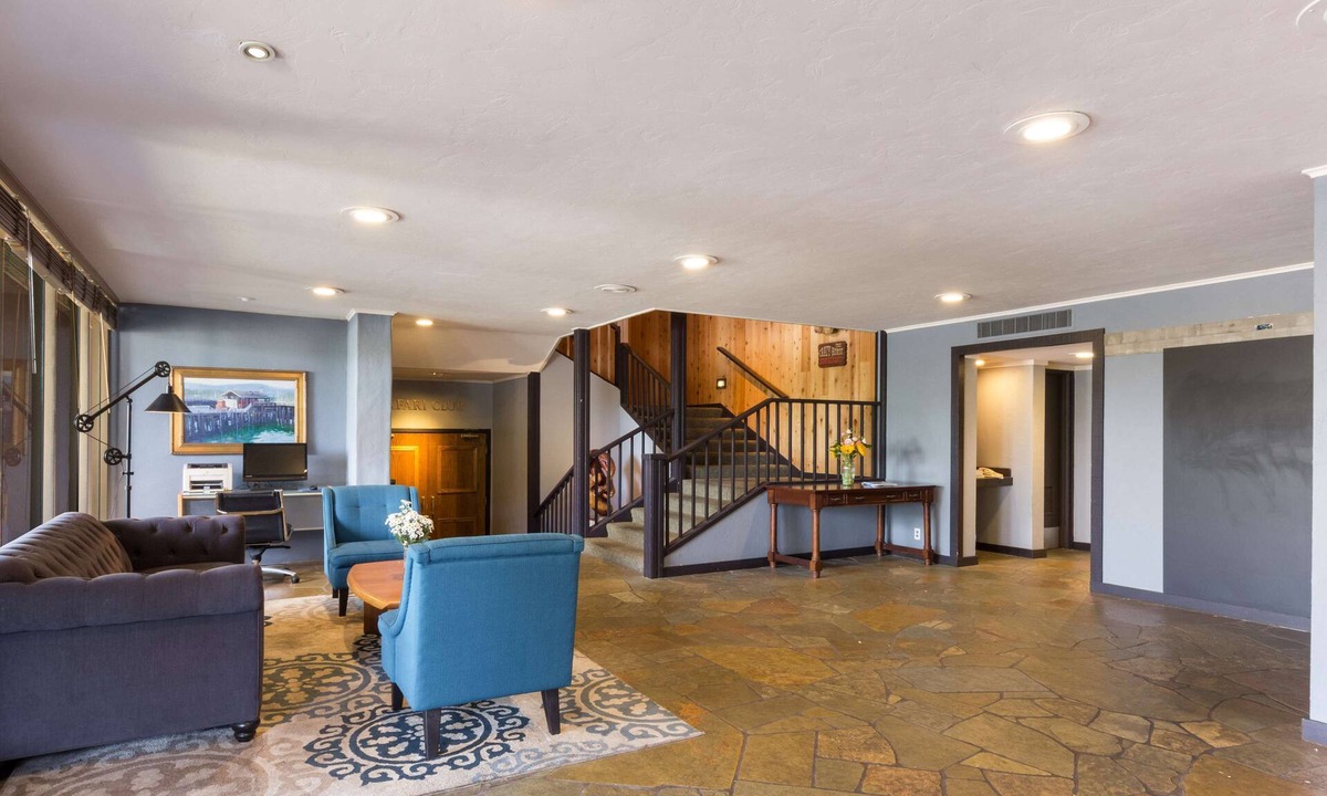 Munras Avenue Hotel | Red Lion Hotel Monterey