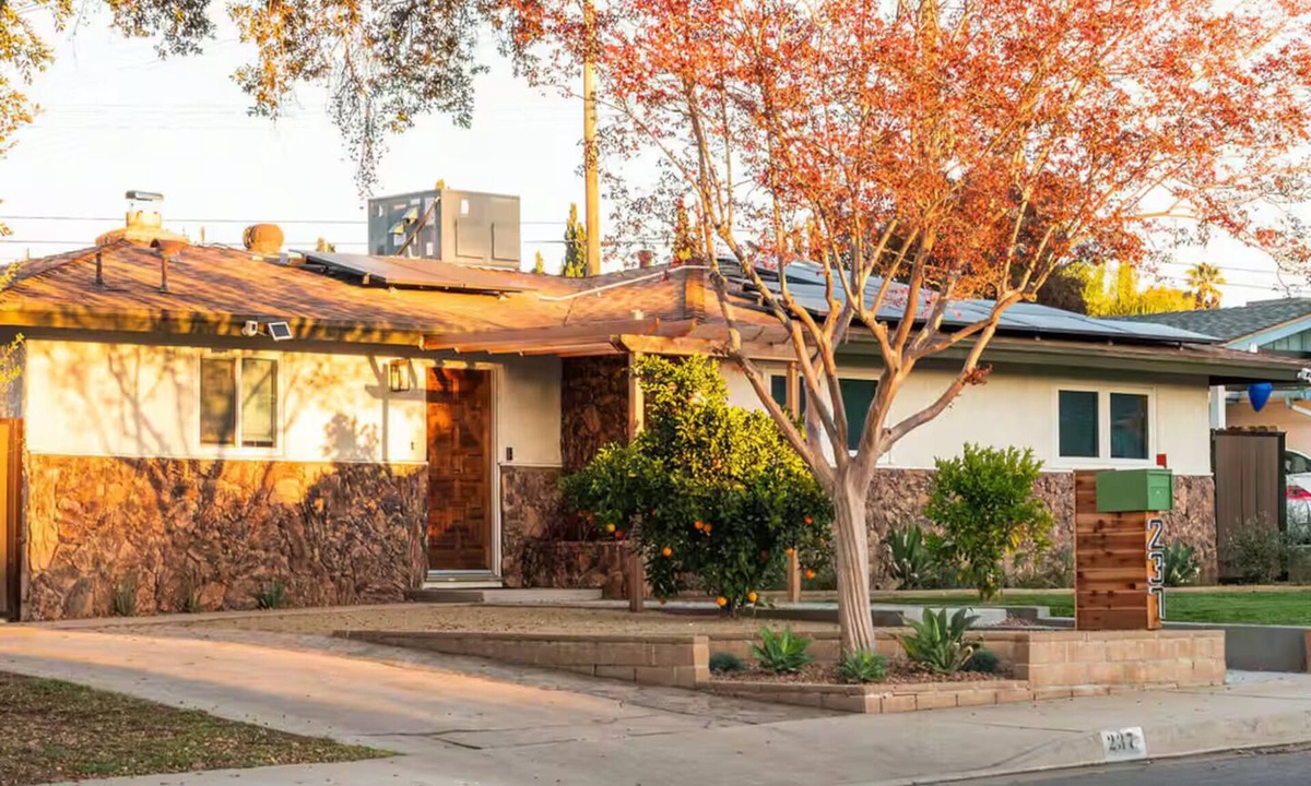 South Redlands House | Redlands Retreat - 3BR, Gym, Pool, Outdoor Shower