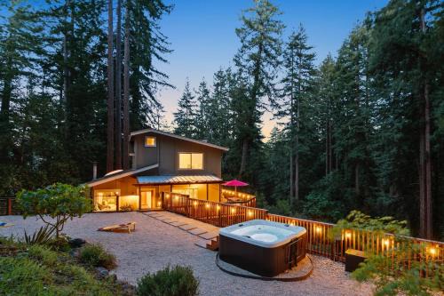 Ben Lomond House | Redwood Oasis - Luxe Santa Cruz Cabin w/Hot Tub