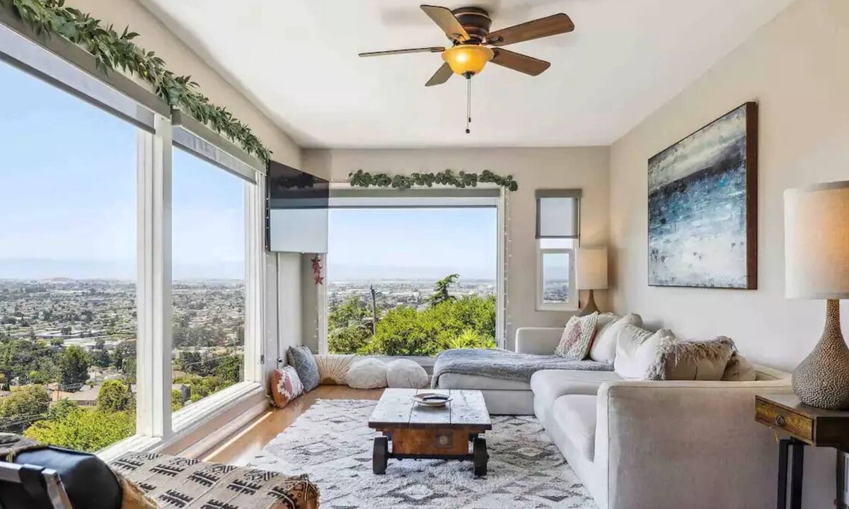 Oakland House | Relaxing Bay view home w/ hottub