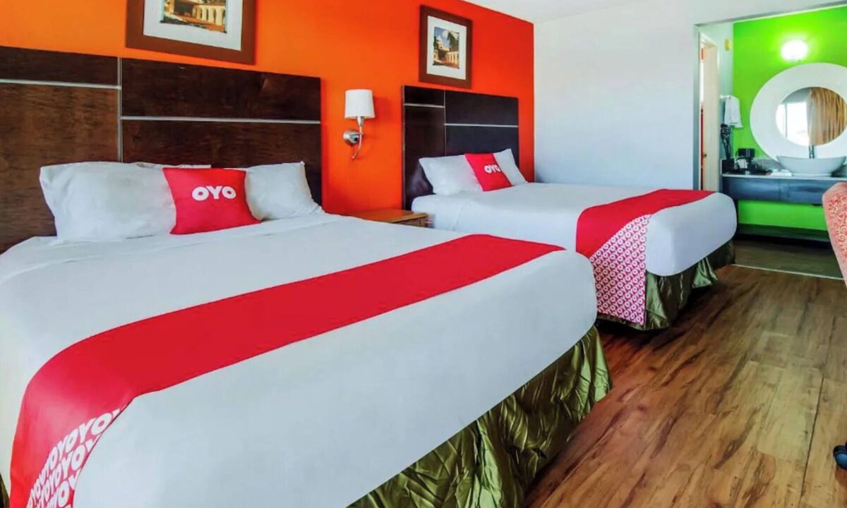 Ridgecrest Hotel | Ridgecrest Getaway: Room with 2 Queen Beds Perfect for Weekend Adventurers