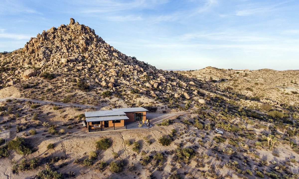 Yucca Valley Cabin | Rocky Roost: Cowboy Tub, Hot Tub, AC & Stargazing