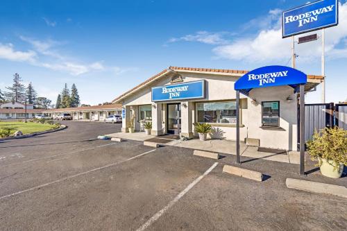 Stockton Hotel | Rodeway Inn Stockton Highway 99