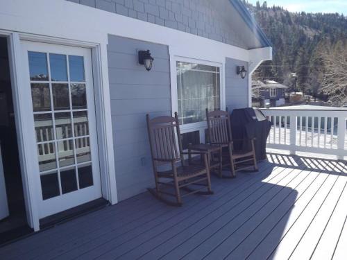 June Lake Apartment | Rr-johnson Suite