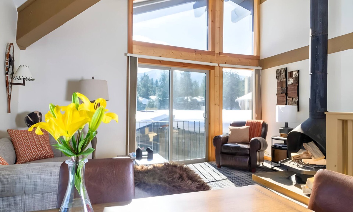 Mammoth Lakes Hotel | Scenic Alpine Room Near Yosemite Tioga Pass, Ski Rentals & Trailheads! 2 Units