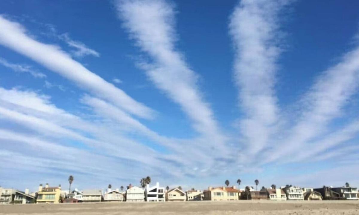 Hollywood House | Sea Glass Beach House, Steps to Beach & Harbor, Sleeps 10