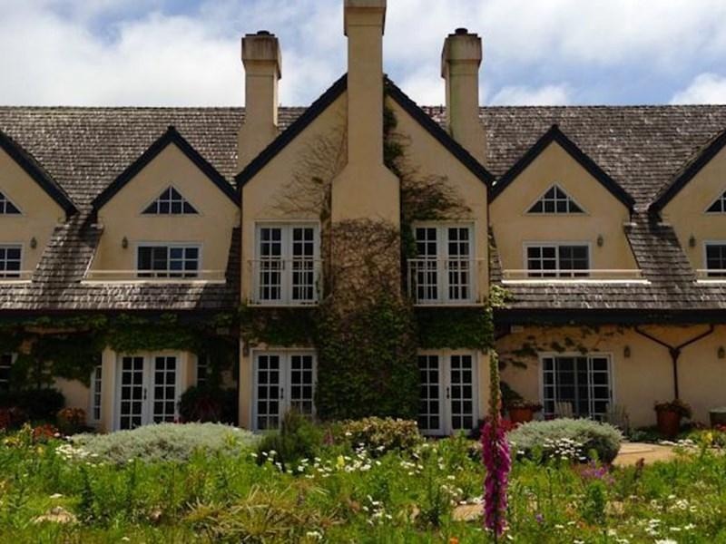 Moss Beach Hotel | Seal Cove Inn