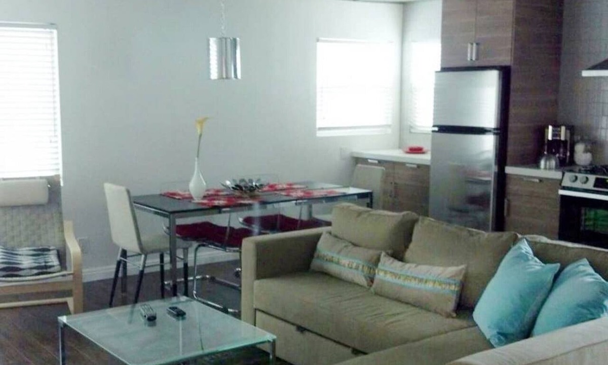 Santa Ana Heights Apartment | Seashore Drive Beauty steps to sand