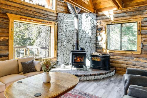 Ponderosa House | Sequoia Forest Remote Retreat! 'Dreamtime Cabin'