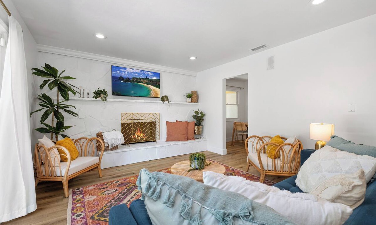 Huntington Beach House | Serene 3-bedroom BOHO Style House in Huntington Beach